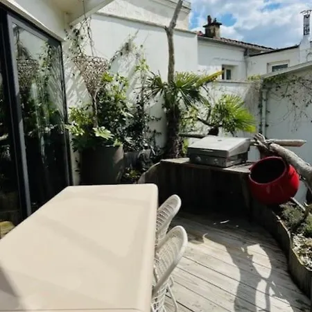 Maison -jacuzzi -patio -330m2 Villa