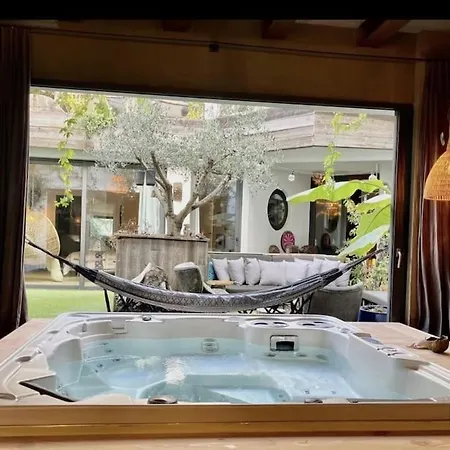 Villa Maison -jacuzzi -patio -330m2