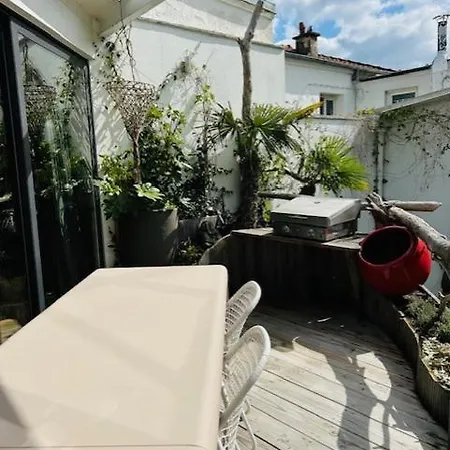Maison -jacuzzi -patio -330m2 * Montrouge